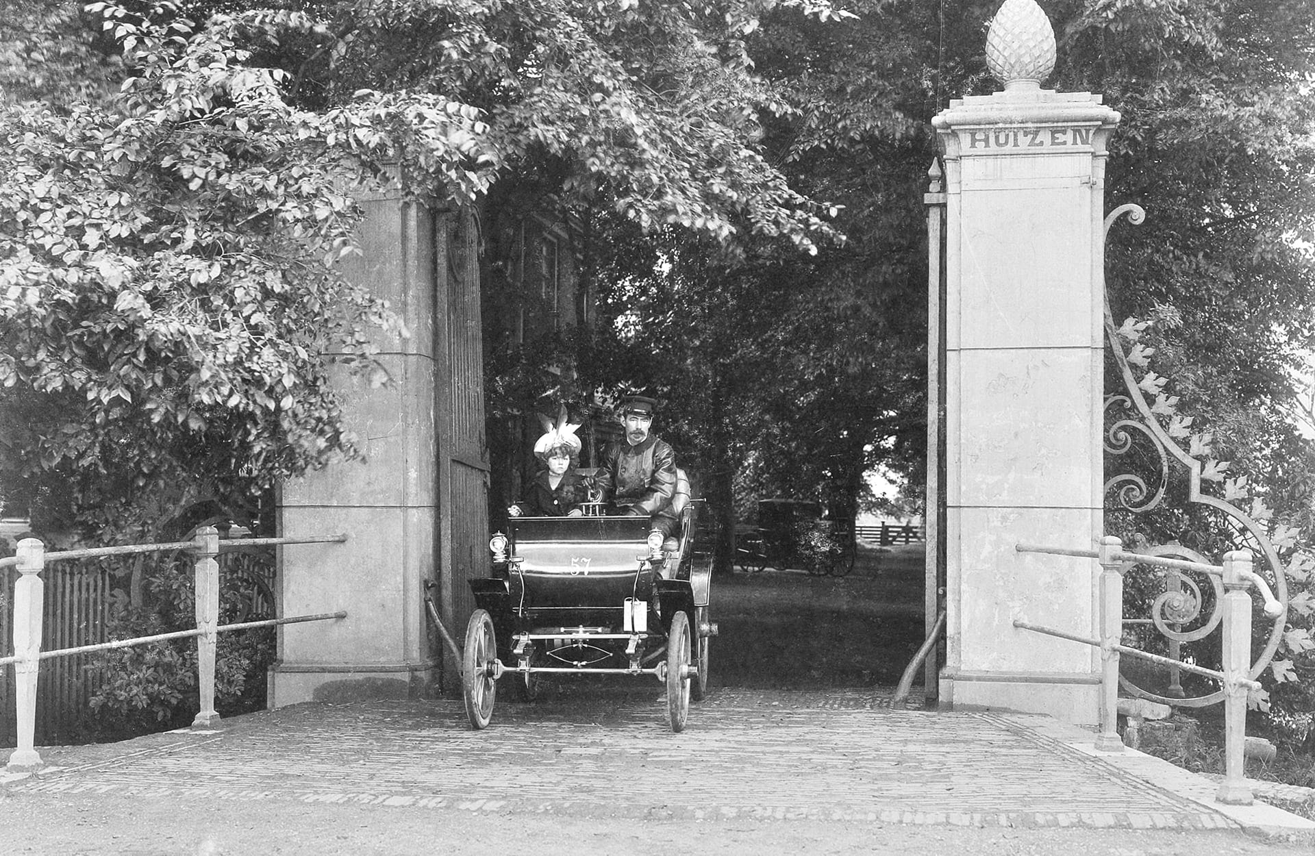 1898 The first Spyker motorcar